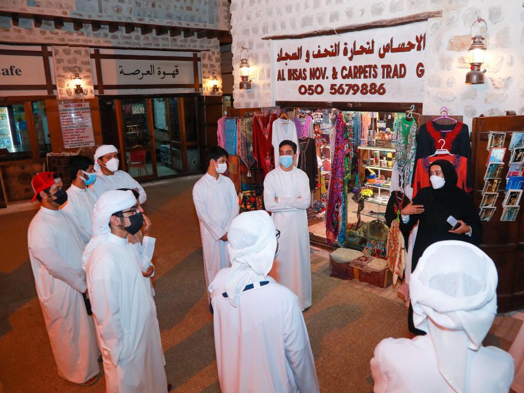 ناشئة الشارقة تختتم مهارات الإرشاد السياحي  بالتعاون مع قلب الشارقة