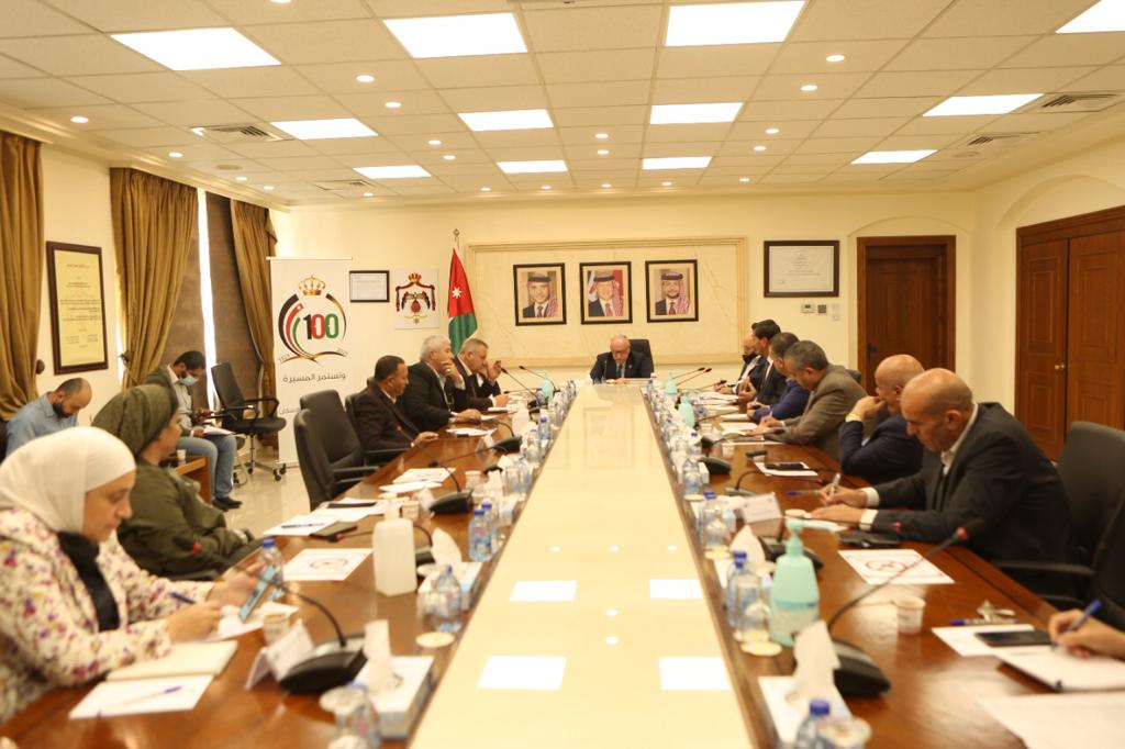 الكسبي يبحث مع نواب الكرك المشاريع التي تنوي الاشغال العمل عليها في المحافظة