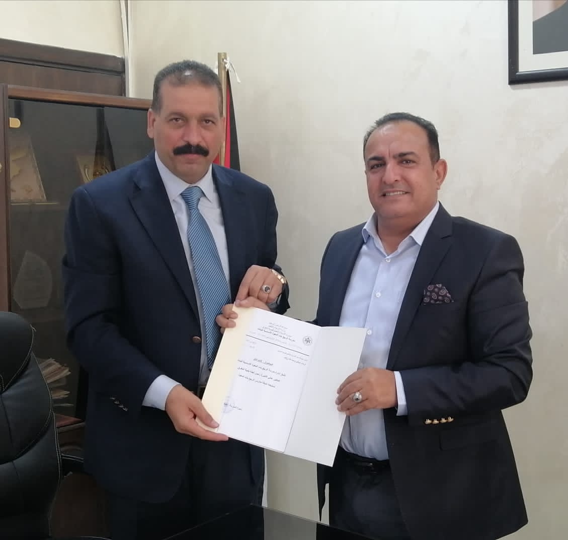 المستشار محمد ابوعليم يُكرم بلدية المفرق الكبرى تقديراً لهم على الجهود المبذولة في خدمة المواطنين 