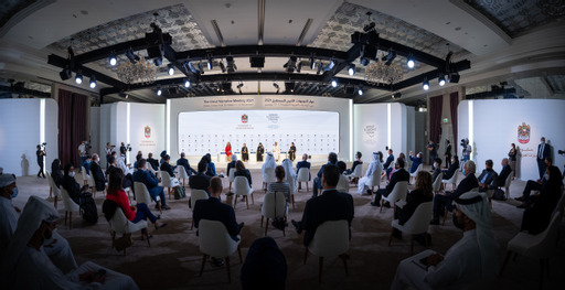 وزراء في حكومة الإمارات يشاركون خبراء العالم توجهات الدولة للخمسين الجديدة