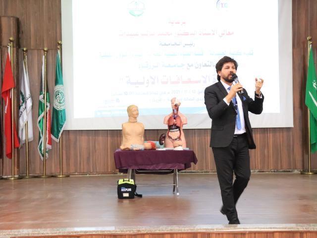 عبيدات يفتتح دورة للإسعافات الأولية في جامعة جدارا