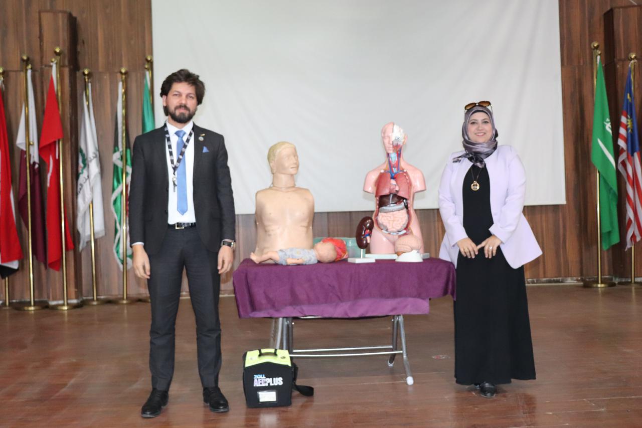 عبيدات يفتتح دورة للإسعافات الأولية في جامعة جدارا