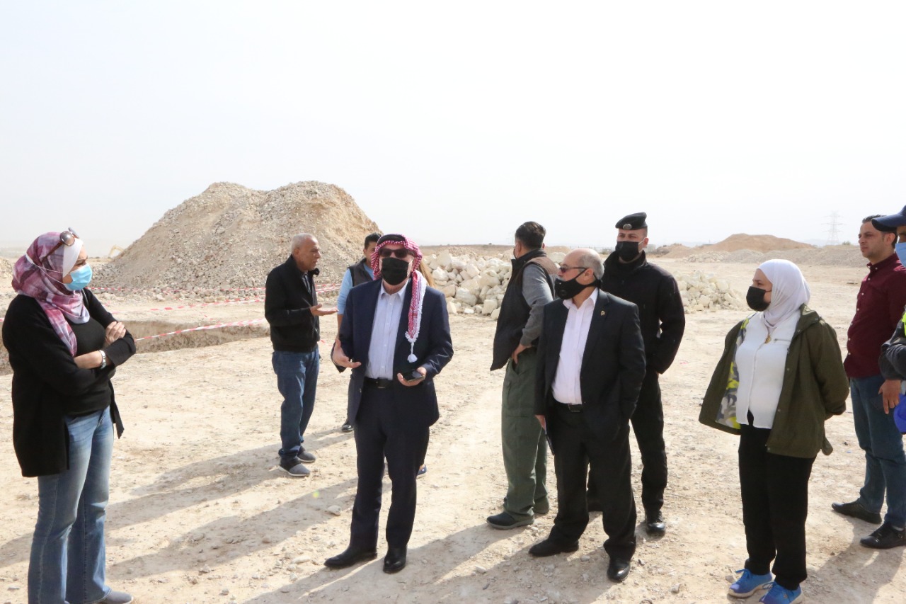 وزير الاشغال يتفقد سير العمل في مشاريع في عمان والزرقاء