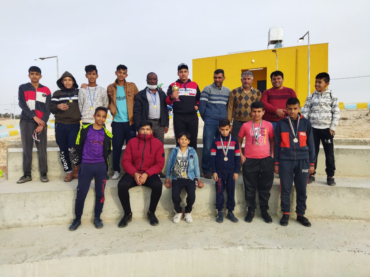 مركز شباب الدجنية يقيم بطولة خماسي كرة القدم بمناسبة مئوية الدولة الأردنية .. صور 