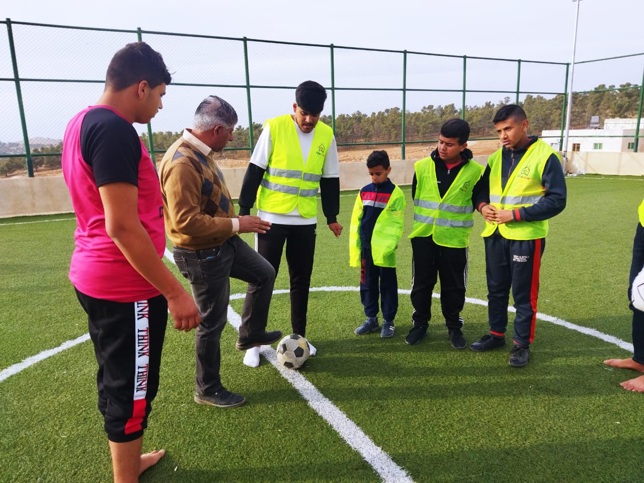 مركز شباب الدجنية يقيم بطولة خماسي كرة القدم بمناسبة مئوية الدولة الأردنية .. صور 