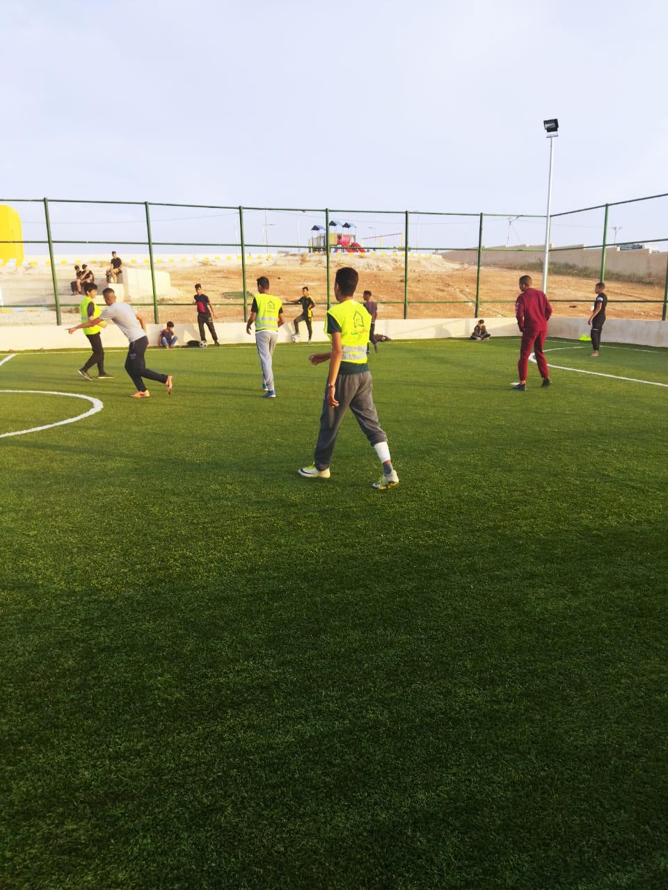 مركز شباب الدجنية يقيم بطولة خماسي كرة القدم بمناسبة مئوية الدولة الأردنية .. صور 