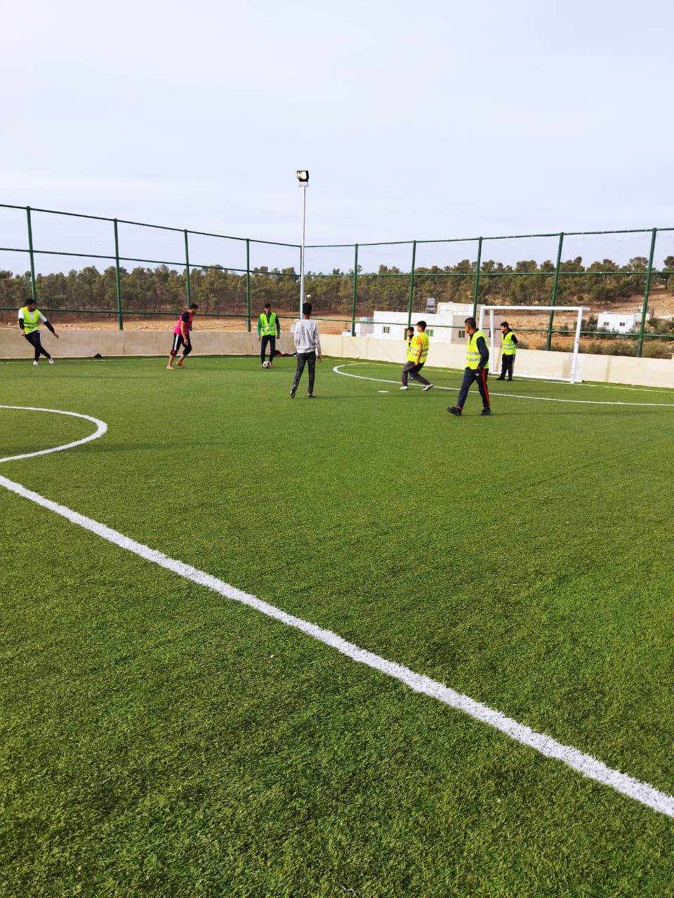 مركز شباب الدجنية يقيم بطولة خماسي كرة القدم بمناسبة مئوية الدولة الأردنية .. صور 