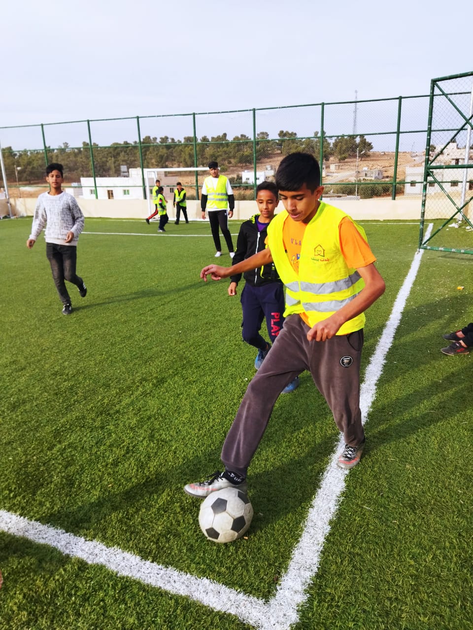 مركز شباب الدجنية يقيم بطولة خماسي كرة القدم بمناسبة مئوية الدولة الأردنية .. صور 