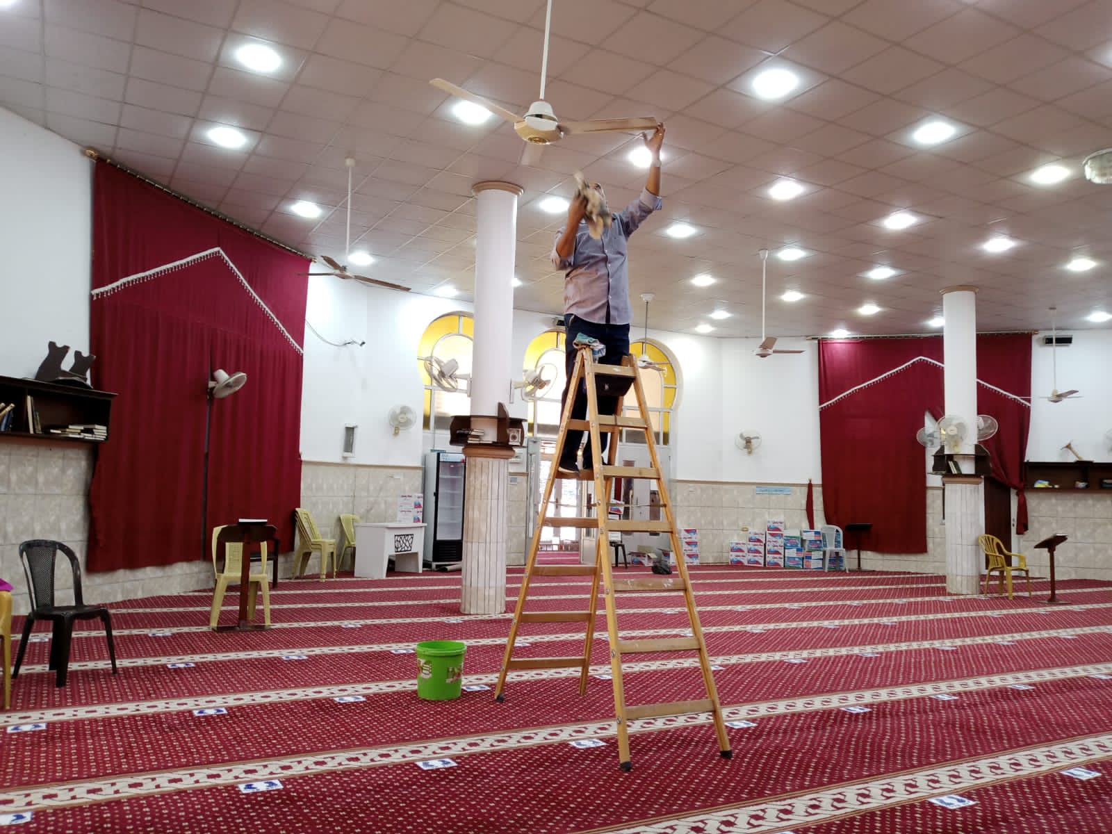 الطلبة الوافدين في جامعة آل البيت ينفذون حملة تطوعية 