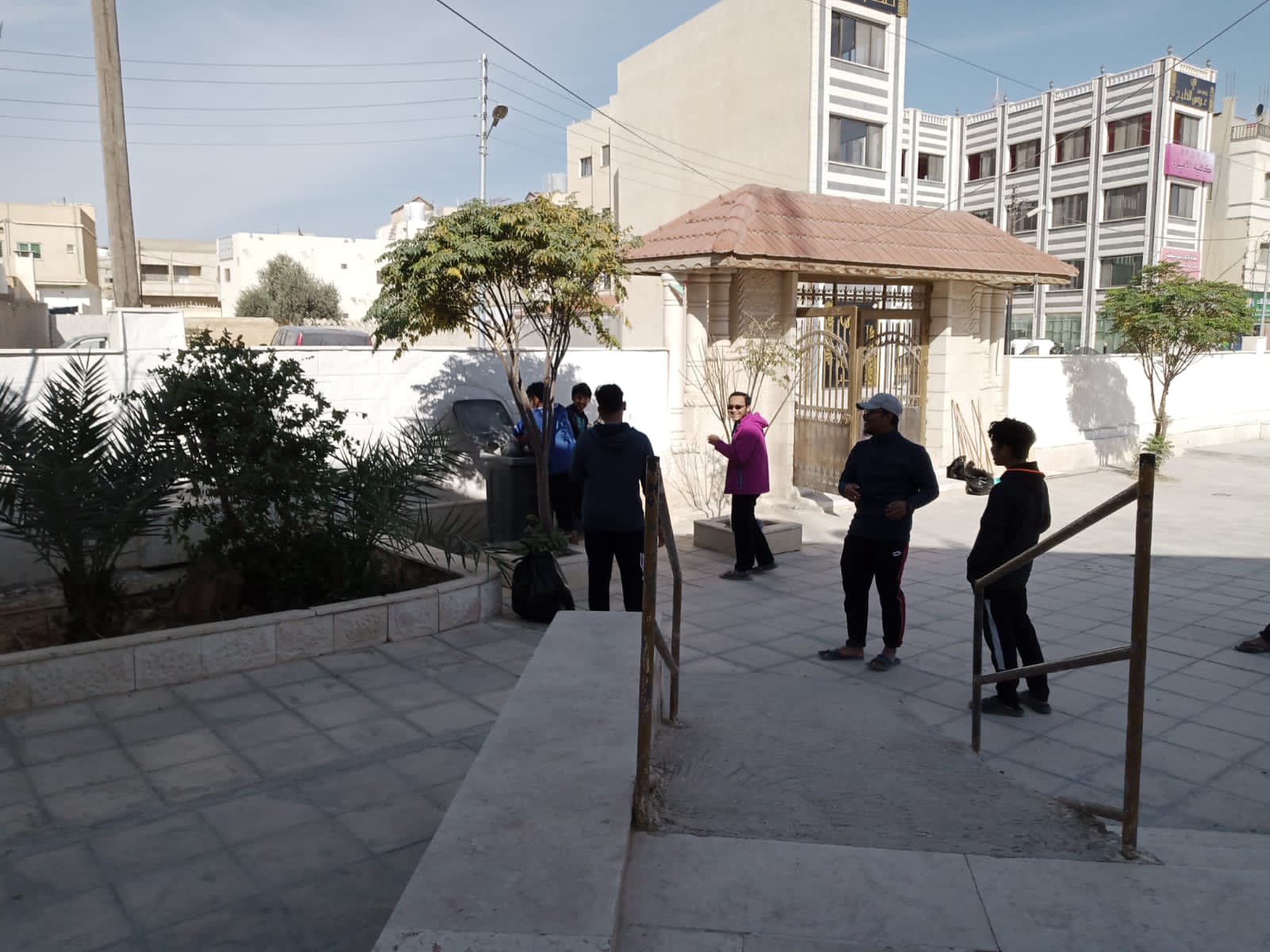 الطلبة الوافدين في جامعة آل البيت ينفذون حملة تطوعية 