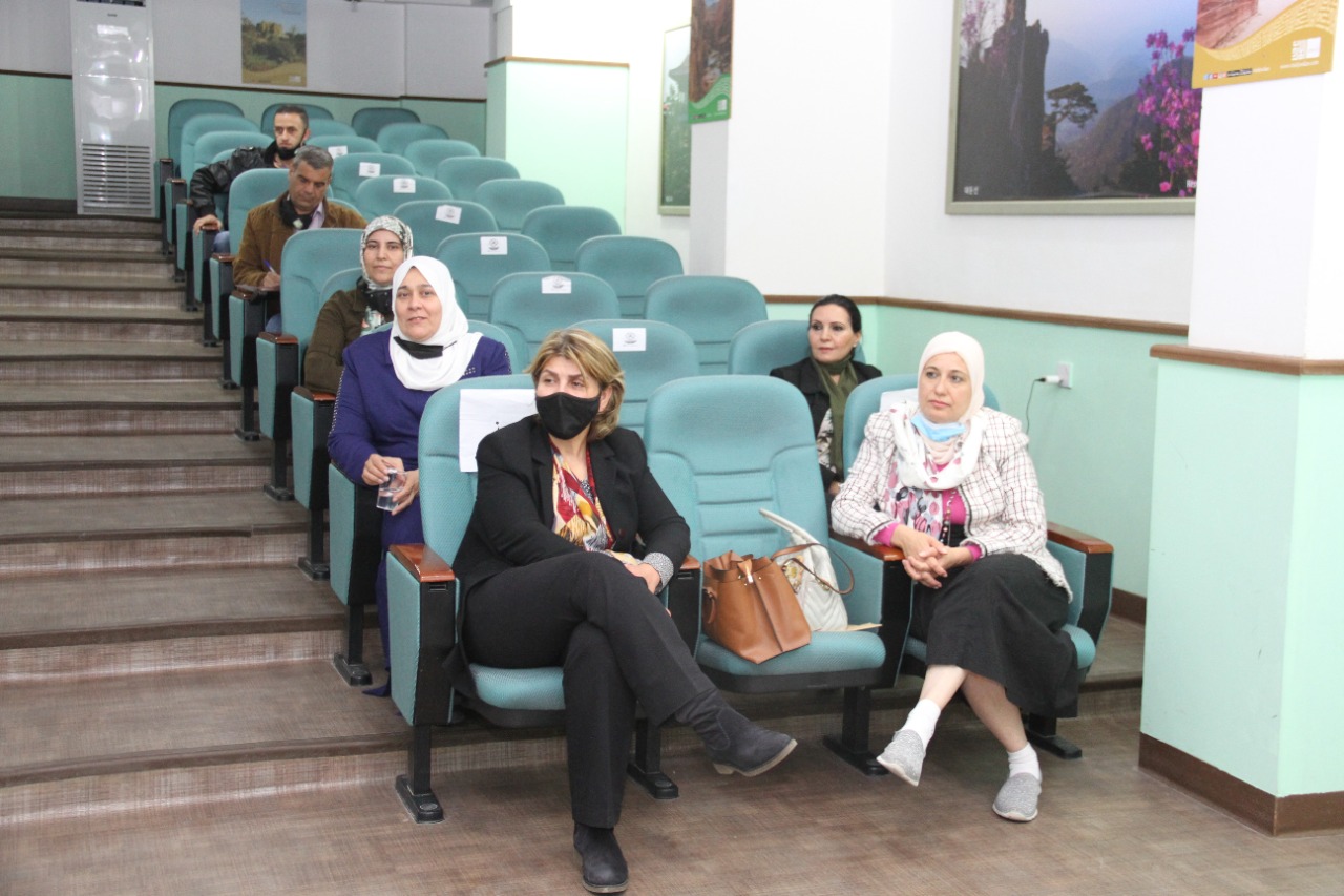 ورشة نقاشية بعنوان  الاطار العام لمنهاج التربية الاعلامية والمعلوماتية  لطلبة الجامعات الأردنية  في البلقاء