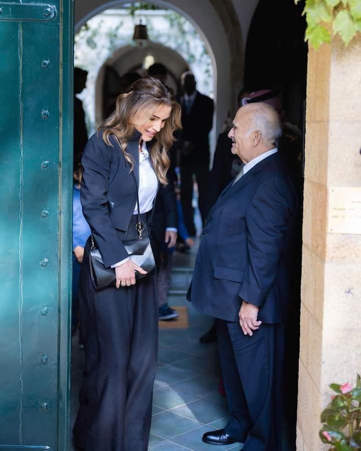 الملكة رانيا العبدالله عبر حسابها على الإنستغرام:برفقة سيدنا في بيت عمنا سمو الأمير الحسين