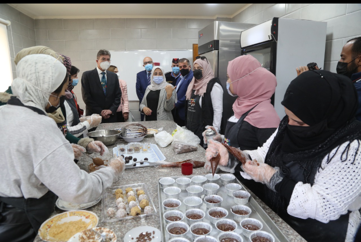 اختتام مشروع مركز المرأة المبدعة في حدائق الملكة رانيا 