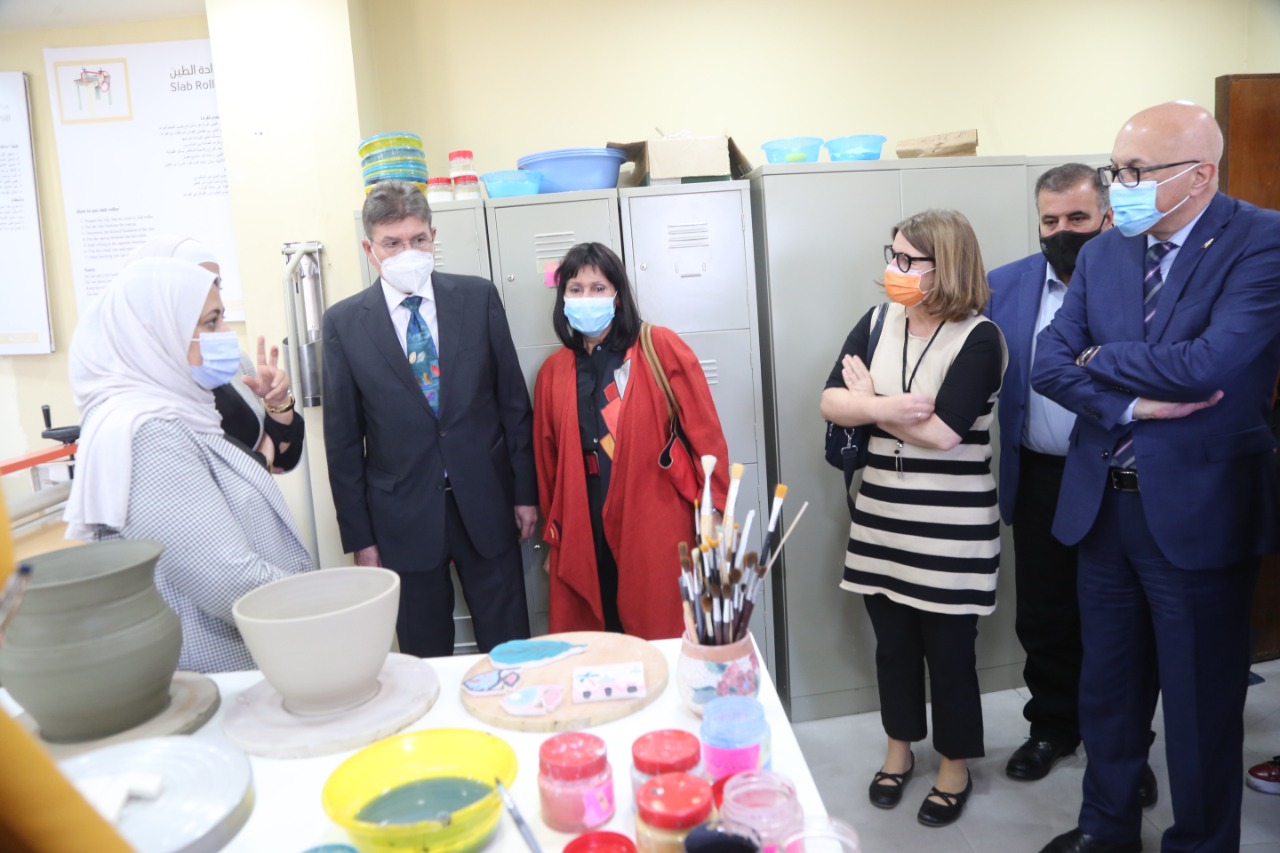 اختتام مشروع مركز المرأة المبدعة في حدائق الملكة رانيا 