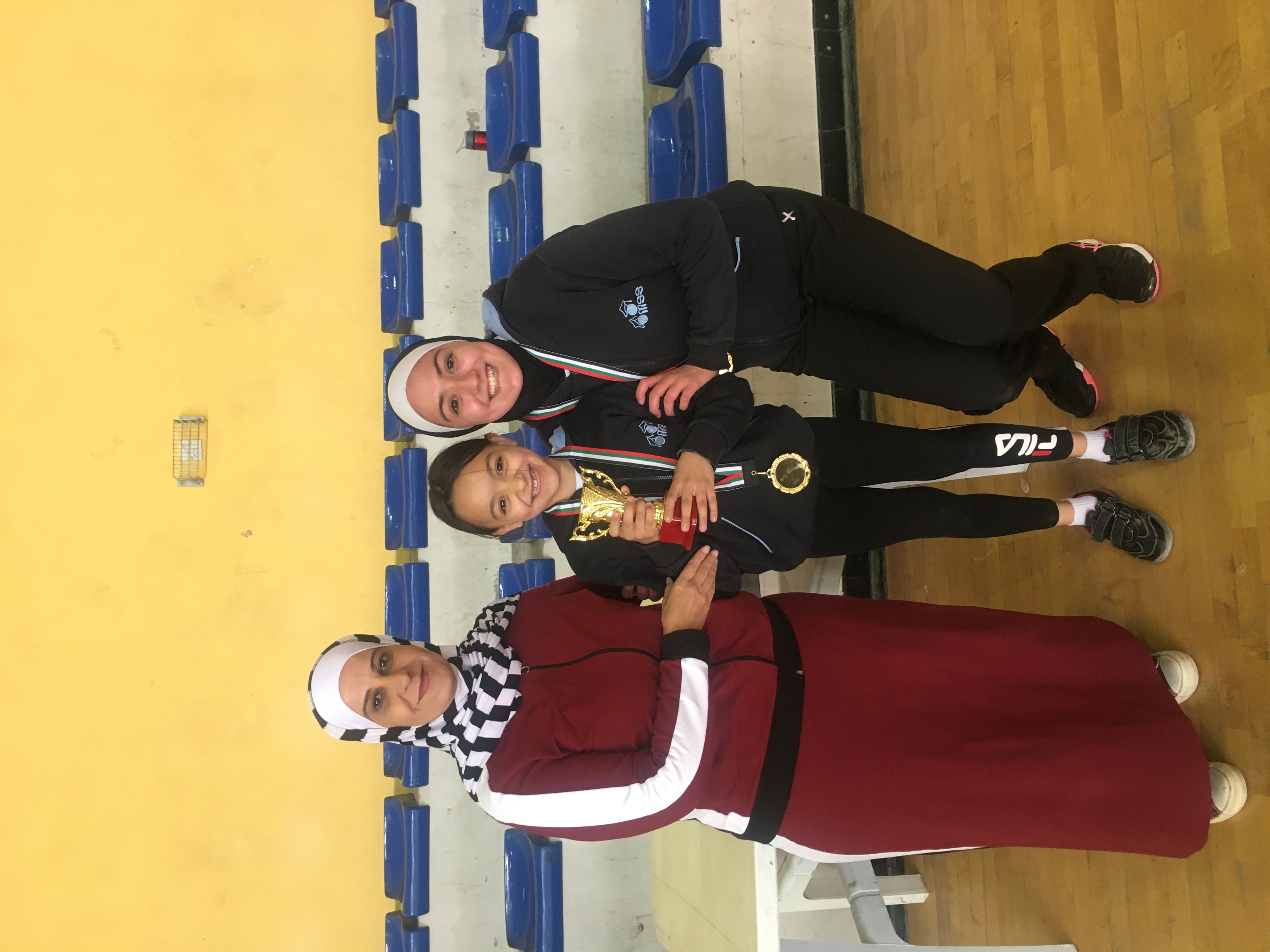 مدارس النظم الحديثة تتزين بذهبية بطولة الريشة الطائرة (الزوجي)  صور