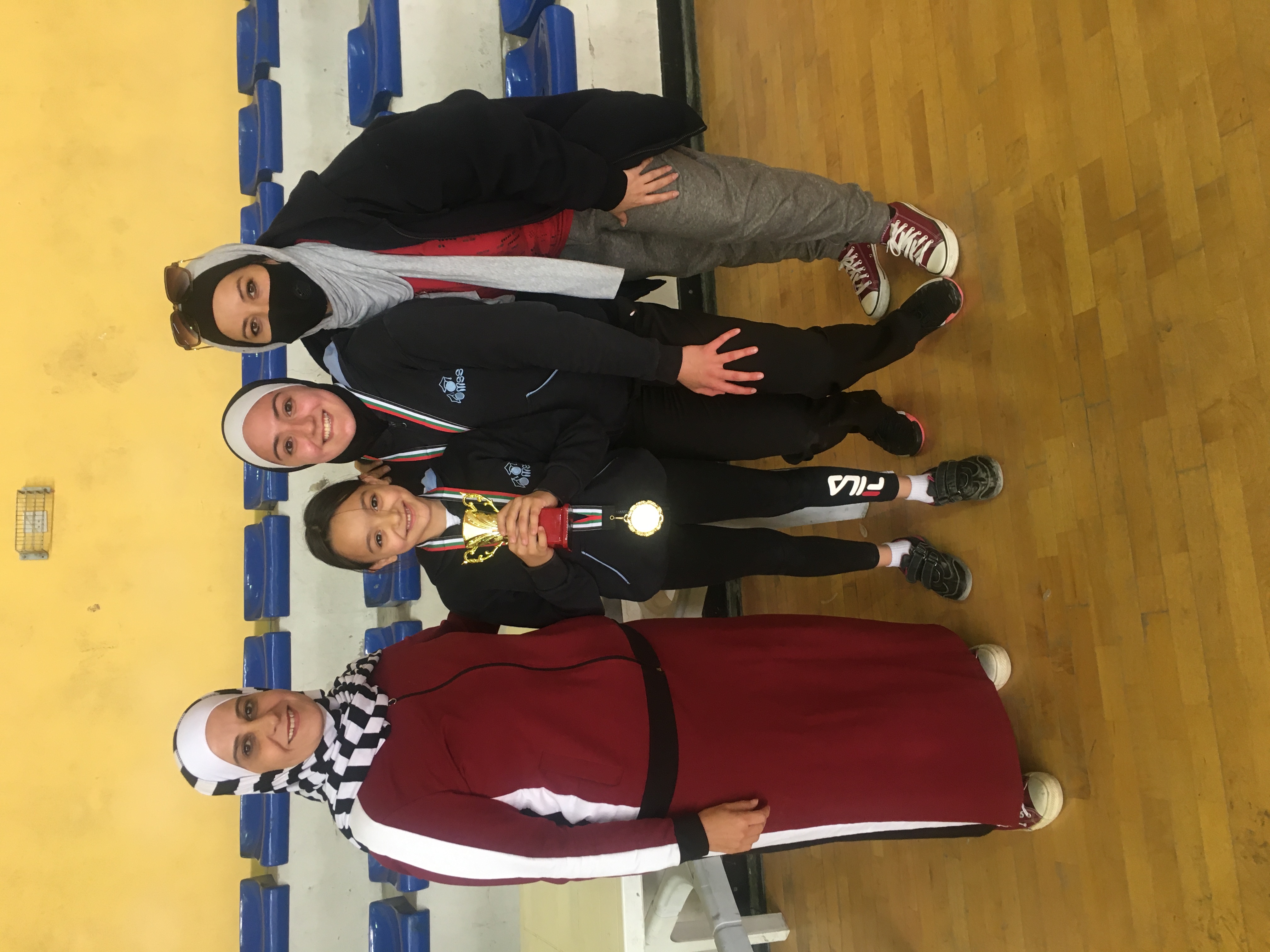 مدارس النظم الحديثة تتزين بذهبية بطولة الريشة الطائرة (الزوجي)  صور