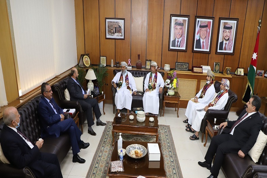 المومني يؤكد استعداد اليرموك للتعاون مع جامعة البريمي العُمانية في مختلف المجالات الأكاديمية