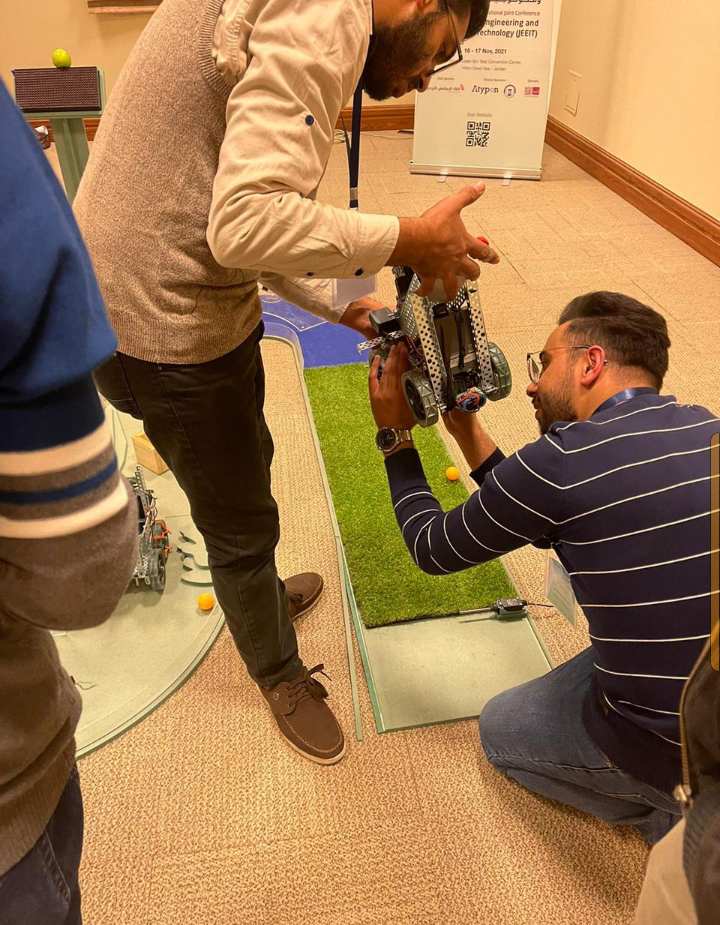 فوز طلبة كلية الذكاء الاصطناعي في البلقاء التطبيقية بمسابقة الروبوتات ضمن المؤتمر الاردني لهندسة الكهرباء وتكنولوجيا المعلومات