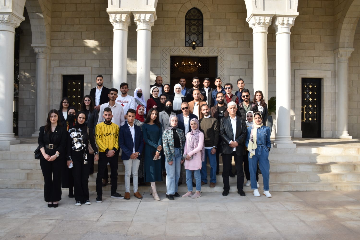 وفد من طلبة جامعة اليرموك يزور قصر رغدان العامر  ضمن فعاليات برنامج “اعرف وطنك”