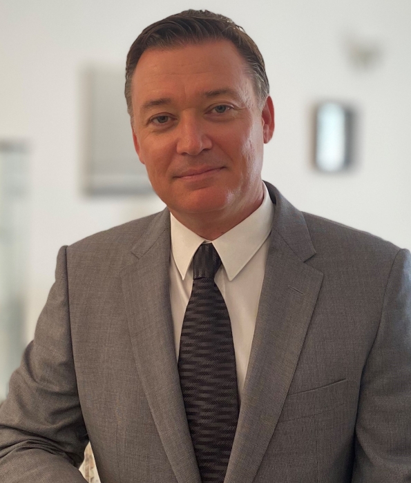 زوران لازاريفيتش يكتب : تقنية الموجات القصيرة تدعم شبكة الجيل الخامس حول العالم