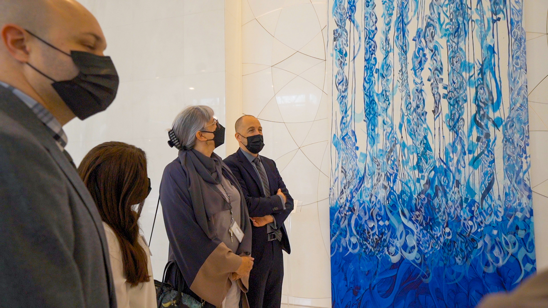 مركز جامع الشيخ زايد الكبير ينظم معرض ملامح فنية خطوط أنيقة ومعالم ملهمة