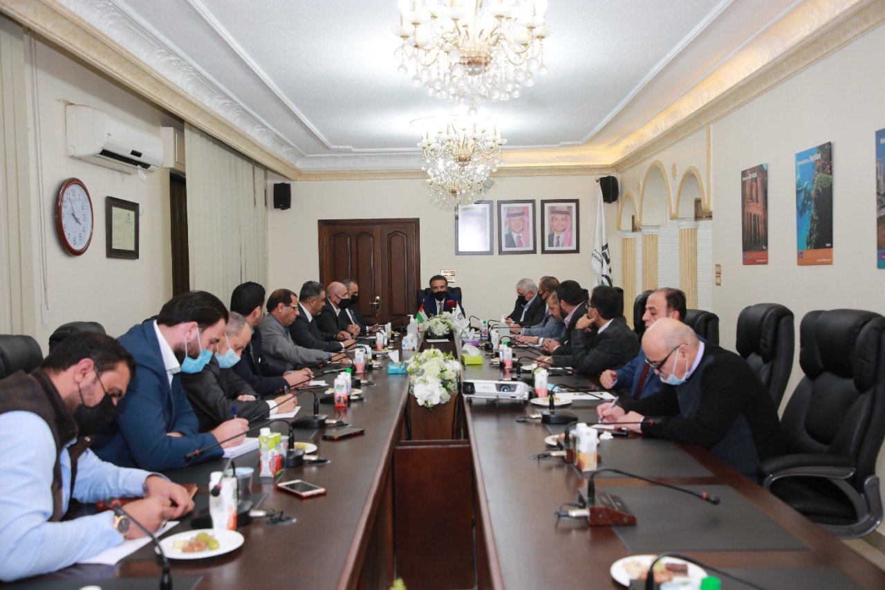 وزير السياحة يلتقي مجلس الإدارة الجديد لجمعية وكلاء السياحة والسفر