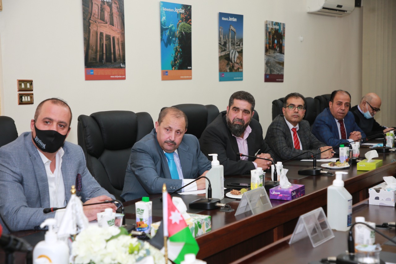 وزير السياحة يلتقي مجلس الإدارة الجديد لجمعية وكلاء السياحة والسفر