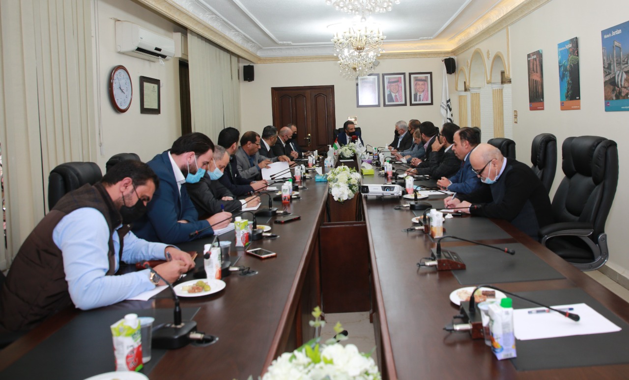 وزير السياحة يلتقي مجلس الإدارة الجديد لجمعية وكلاء السياحة والسفر