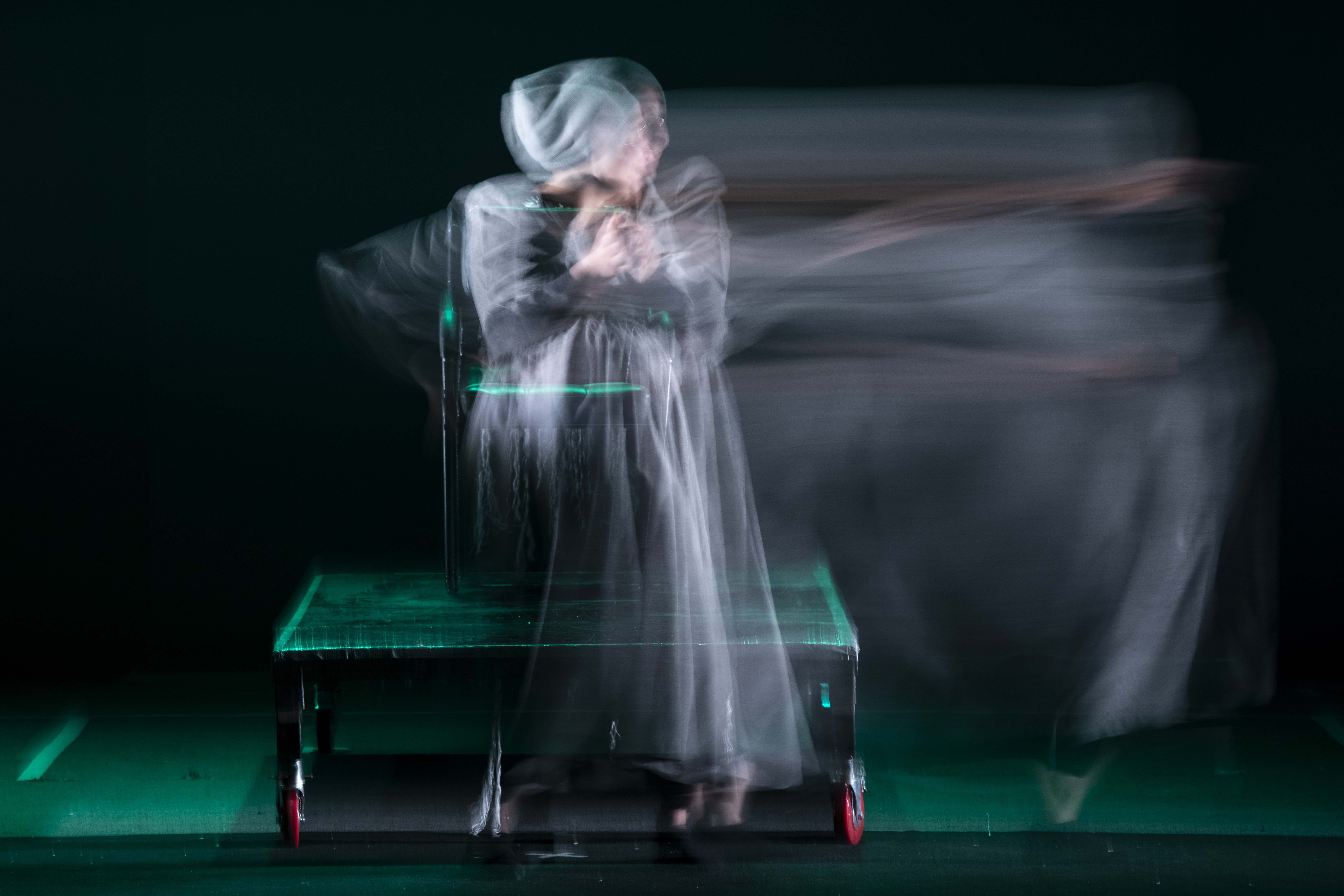 معرض فني مبتكر على مدار أیام مھرجان دبي  لمسرح الشباب 2021 