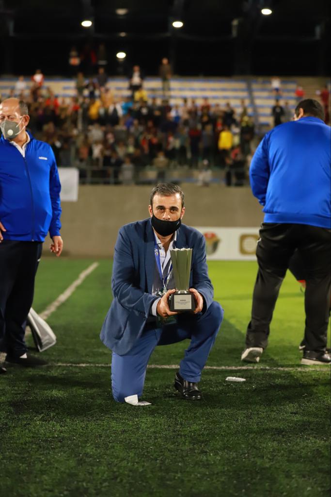 أسرة مدارس النظم الحديثة تهنئ نادي عمان