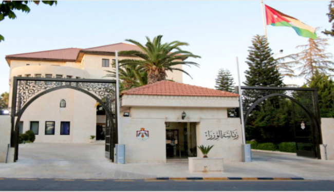 قرارات حكومية اليوم بعد ارتفاع إصابات كورونا في الأردن