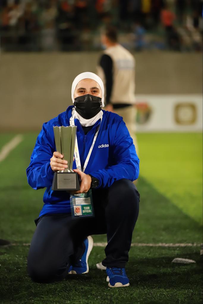 أسرة مدارس النظم الحديثة تهنئ نادي عمان