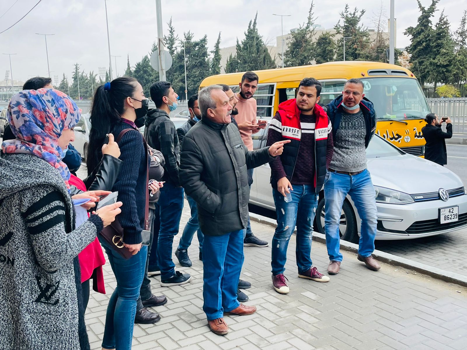 وفد من طلبة كلية الهندسة في جامعة جدارا يزور عدد من المشاريع الهندسية 