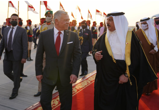 الملك يؤكد متانة العلاقات الأردنية البحرينية