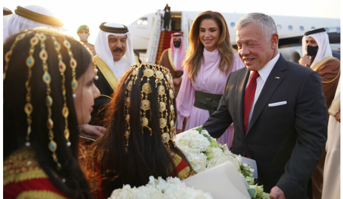 الملك يؤكد متانة العلاقات الأردنية البحرينية