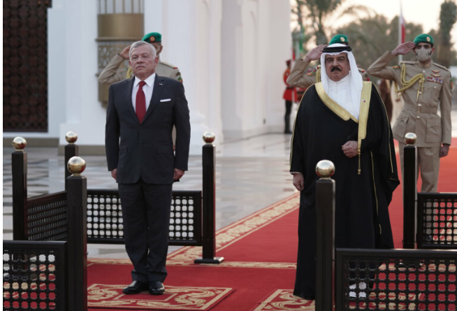 الملك يؤكد متانة العلاقات الأردنية البحرينية