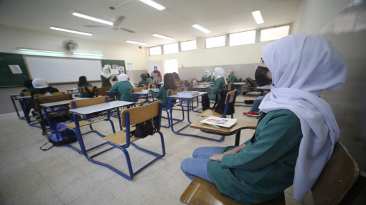 ثلث أولياء أمور طلبة مدارس يرغبون بإعطاء أبنائهم اللقاح وفق تحليل أولي