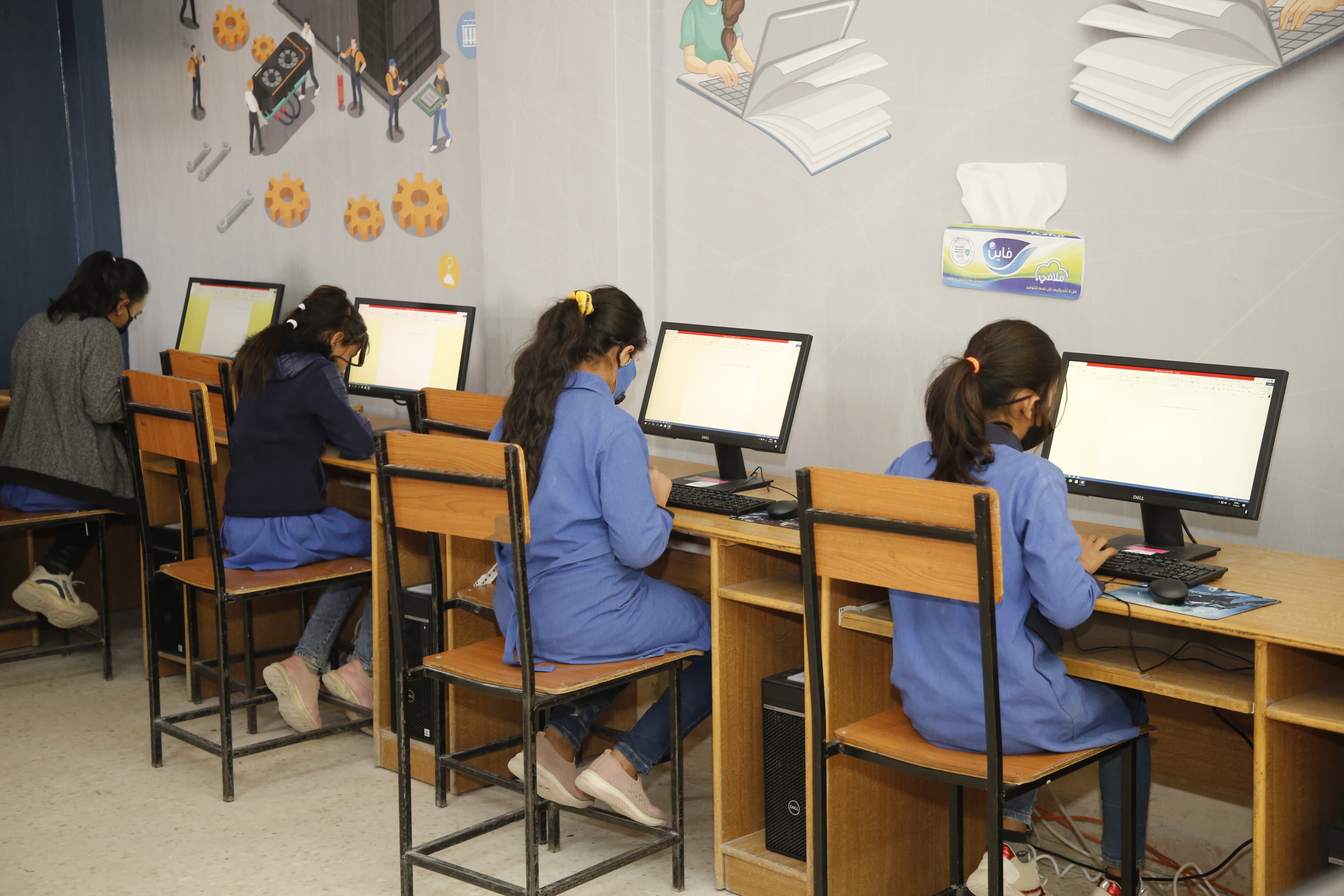 مجموعة فاين الصحية القابضة تحدّث مختبر الحاسوب في مدرسة ارينبة الشرقية للبنات