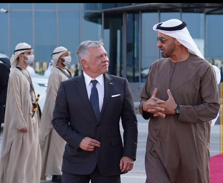 سمو الشيخ محمد بن زايد آل نهيان في مقدمة مستقبلي جلالة الملك عبدالله الثاني