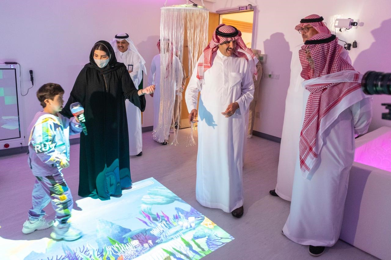 الأمير سلطان بن سلمان يدشن مبادرة غرفة الانتظار الحسية للأطفال ذوي الاعاقة  في مطار الملك خالد الدولي بالرياض