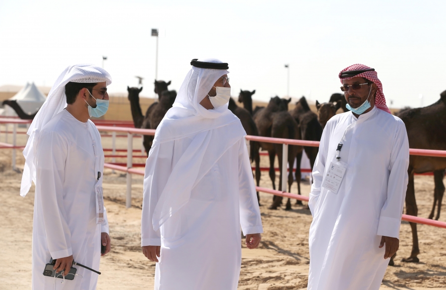 تتويج الفائزين في أشواط المفاريد المجاهيم بمزاينة رزين