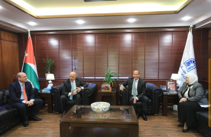 تجديد إتفاقية التأمين الطبي للتجار ما بين مجموعة الخليج للتأمين- الأردن وغرفة تجارة عمان