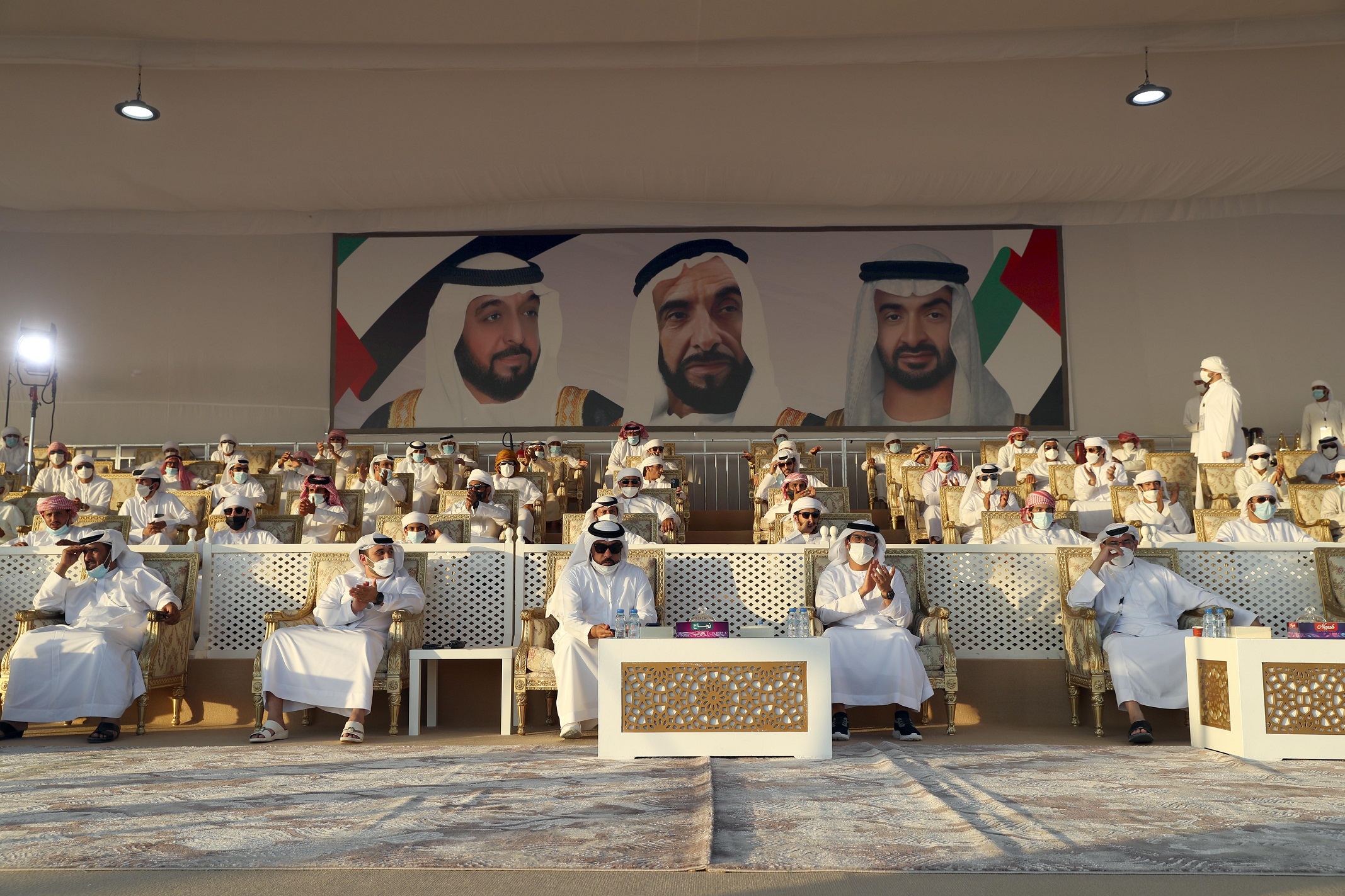 تتويج الفائزين في أشواط المفاريد المجاهيم بمزاينة رزين