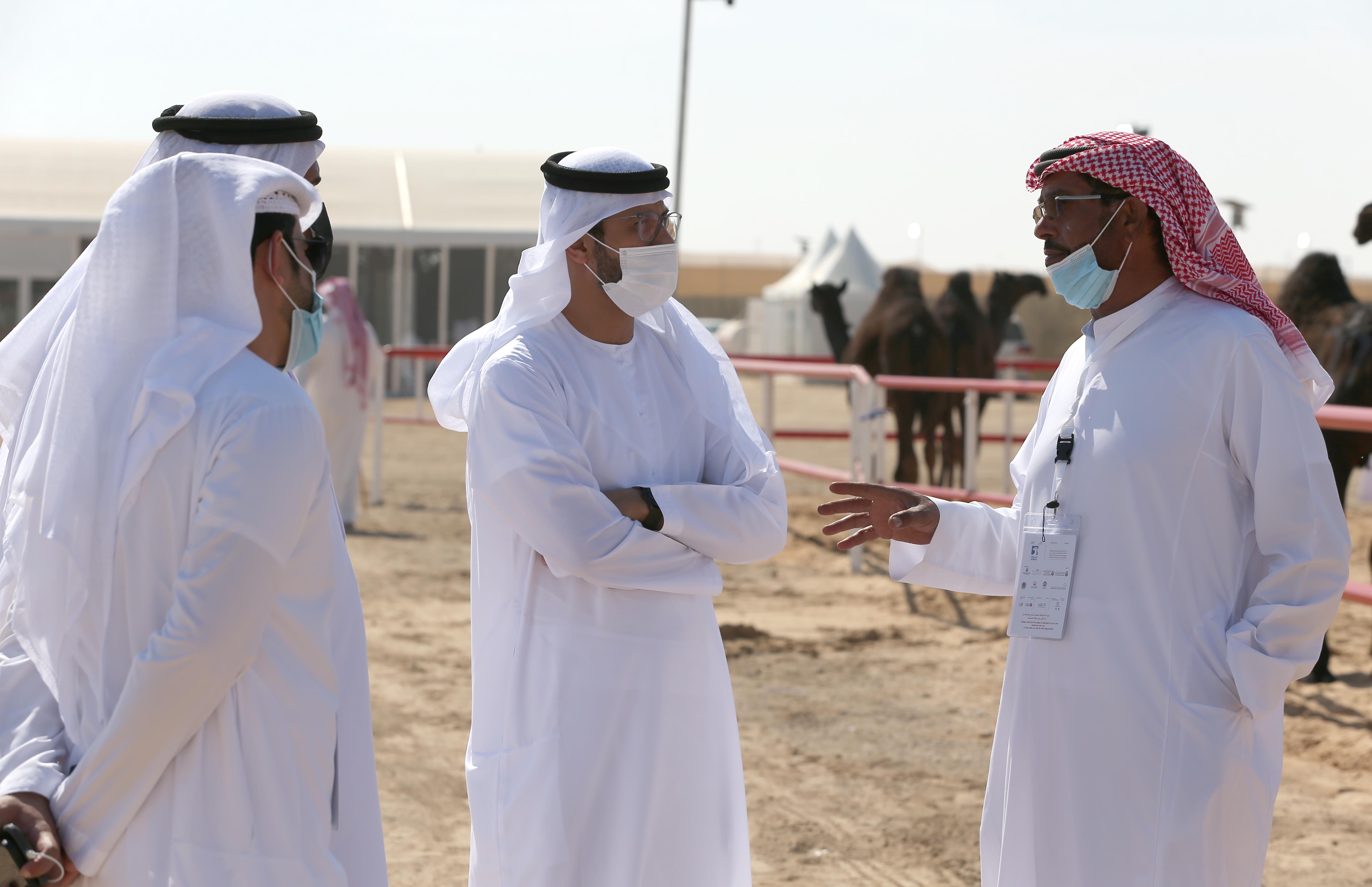 تتويج الفائزين في أشواط المفاريد المجاهيم بمزاينة رزين