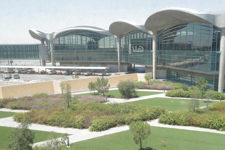 الحكومة تتوقع ارتفاع إيراداتها من مطار الملكة علياء لـ 100 مليون دينار