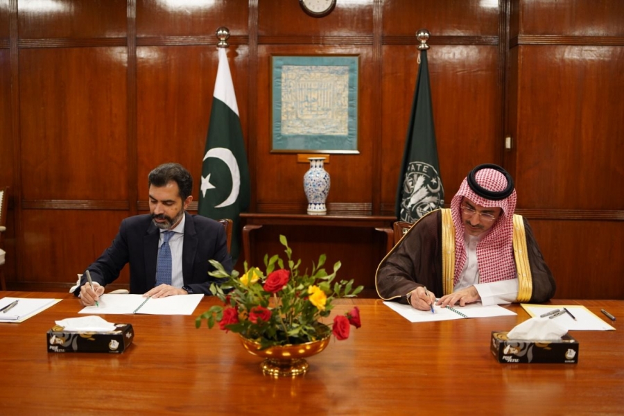 الصندوق السعودي للتنمية يوقع اتفاقيتين لدعم احتياطي العملة الأجنبية وتجارة المشتقات النفطية مع حكومة جمهورية باكستان  