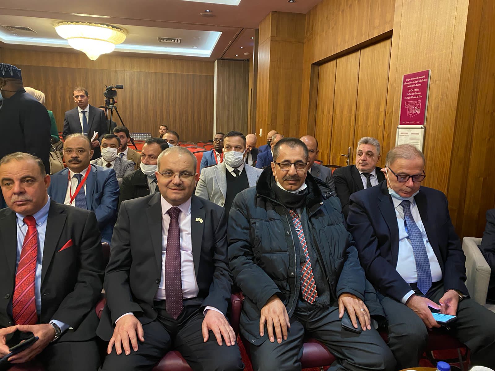 جامعة جدارا تشارك بكفاءة في القمة الدولية للإستثمار والتنمية المستدامة بإسطنبول 