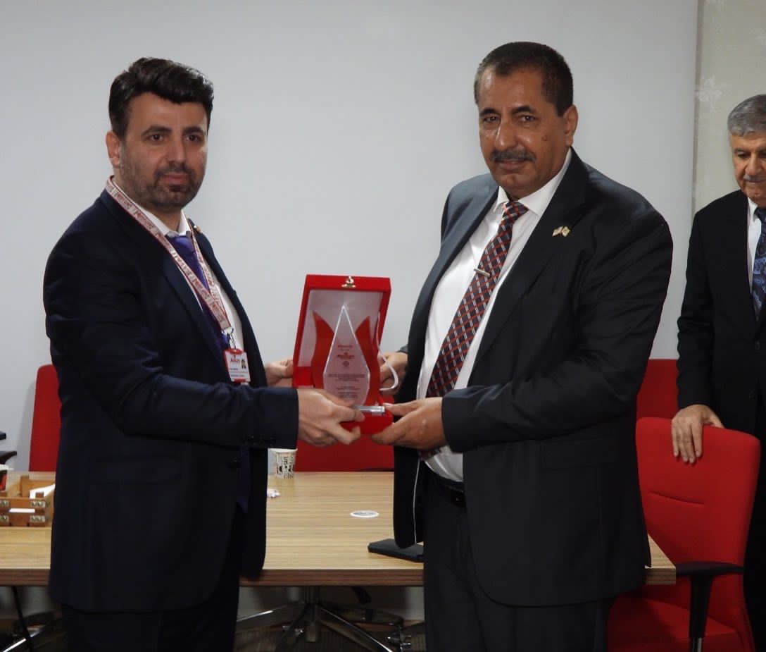 جامعة جدارا تشارك بكفاءة في القمة الدولية للإستثمار والتنمية المستدامة بإسطنبول 