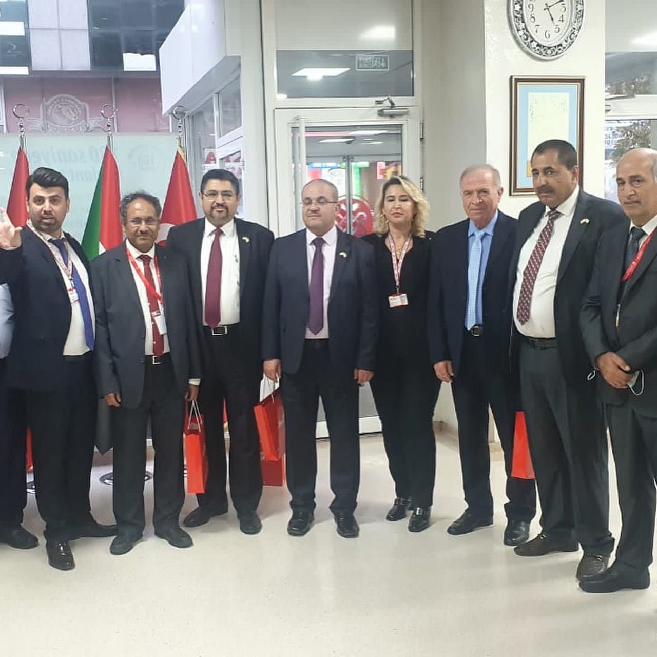 جامعة جدارا تشارك بكفاءة في القمة الدولية للإستثمار والتنمية المستدامة بإسطنبول 