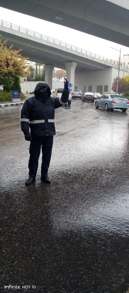 صوراً تعكس واجب النشامى في الميدان وعملهم خلال الظروف الجوية التي تشهدها المملكة حاليا